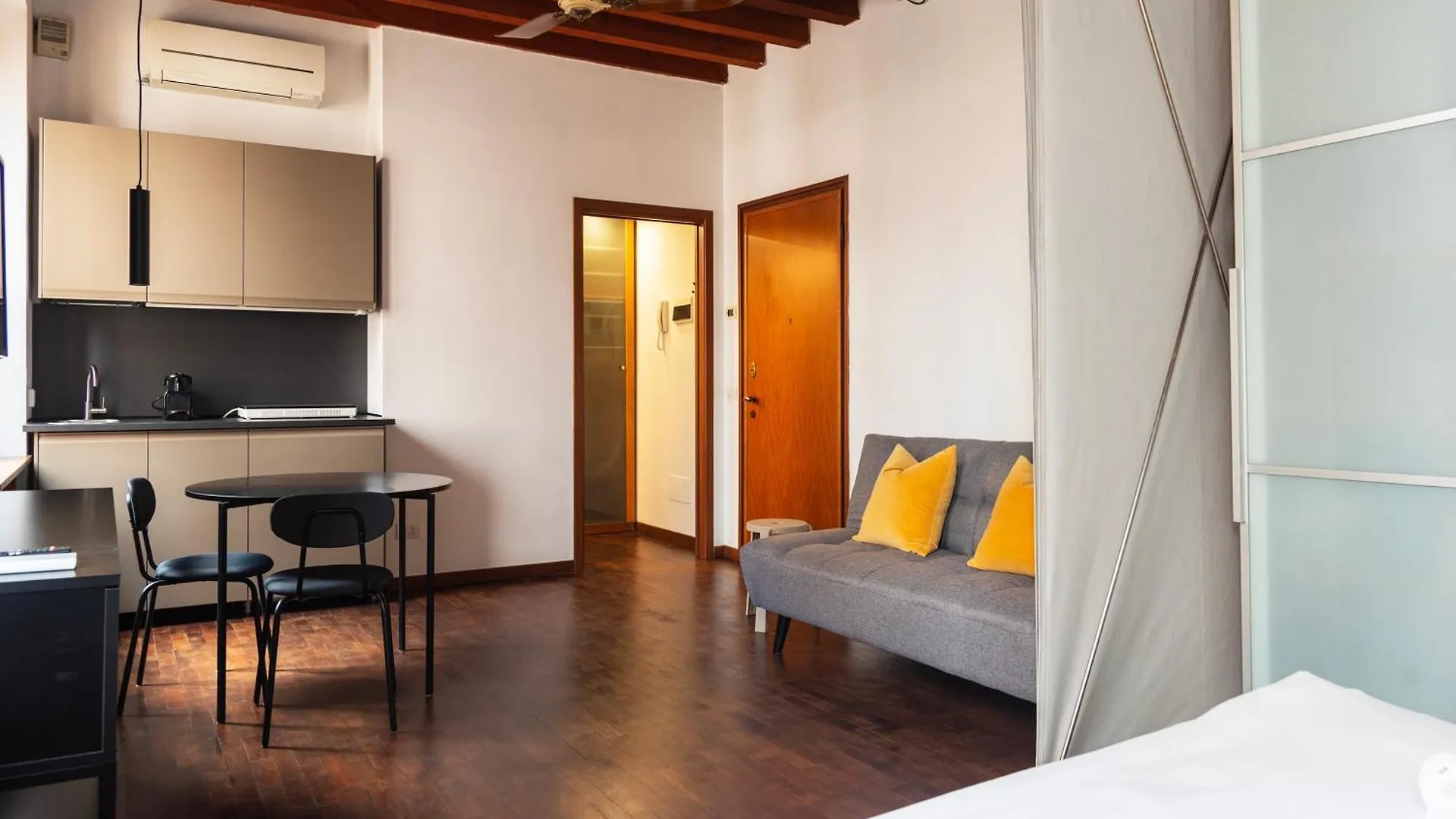 Lägenhet Youhosty - Anfiteatro 12 Milano Italien