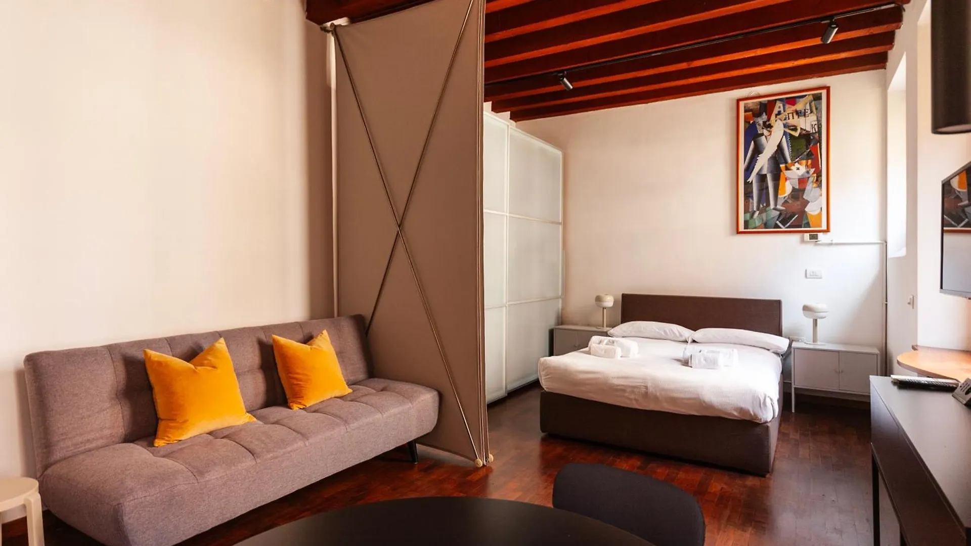 Youhosty - Anfiteatro 12 Milán Apartmán